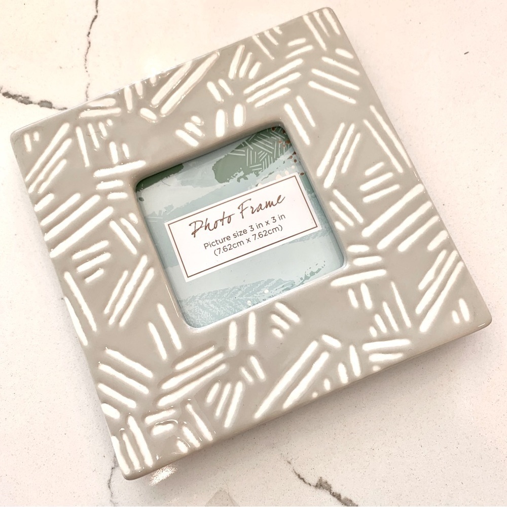 🩶 Grey Stripe Pattern Ceramic Mid-Century Modern Tabletop Photo Frame